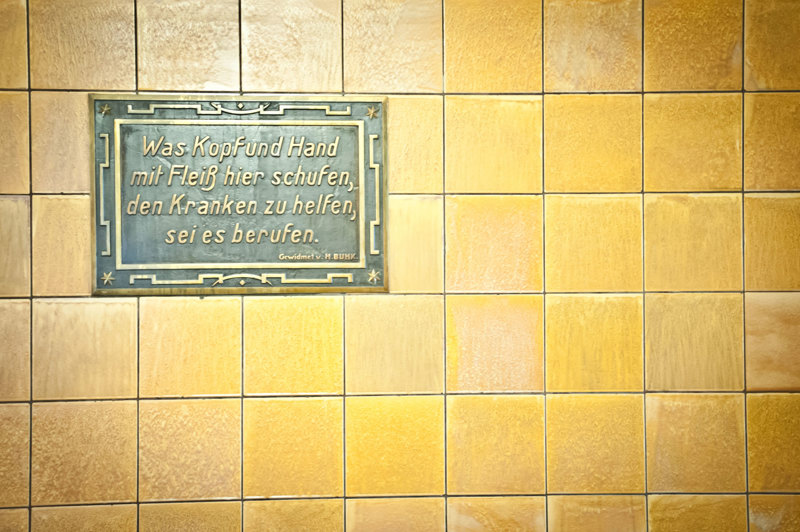 Schild im Eingangsbereich